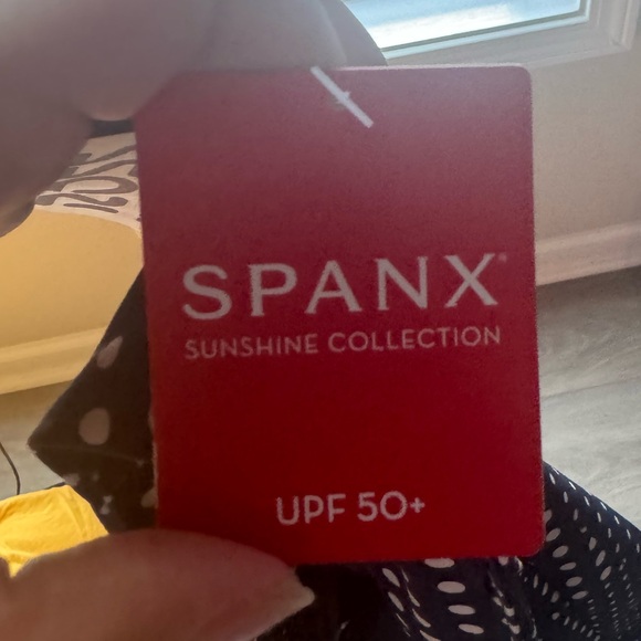 Spanx NWT shorts UPF50+ - Picture 4 of 5